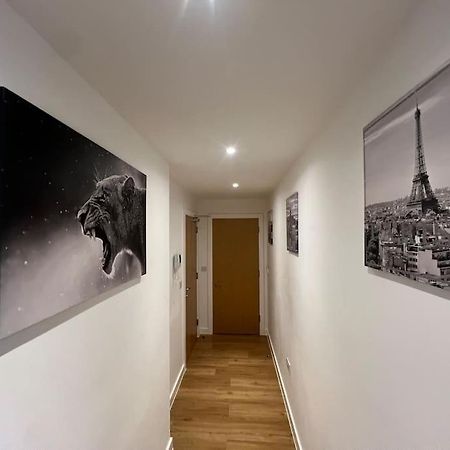 2 Bed Corner Apartment With Gym Manchester Exterior foto