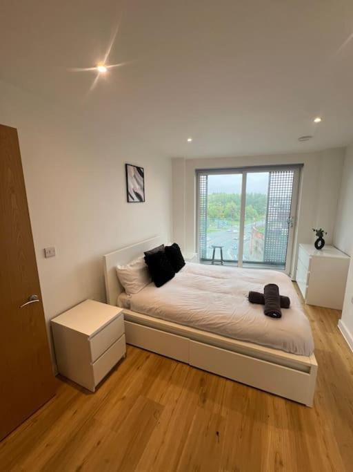 2 Bed Corner Apartment With Gym Manchester Exterior foto